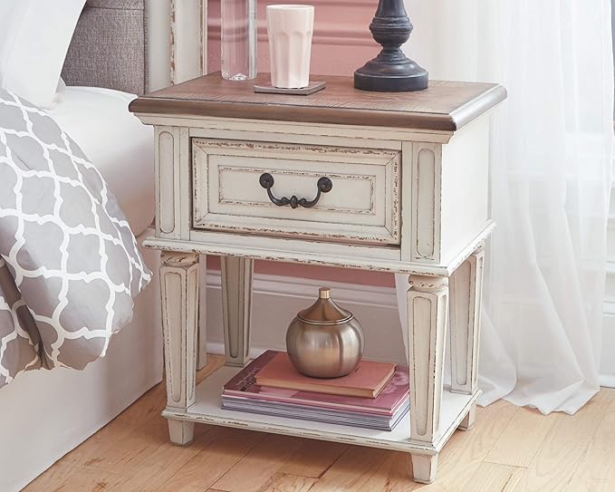 Realyn nightstand – A stylish and functional furniture piece, perfect for any modern home.