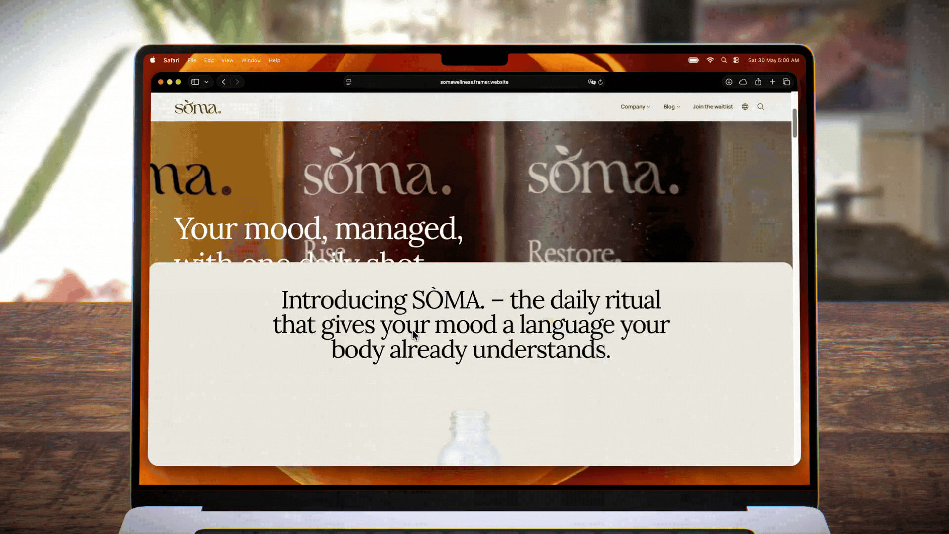 GIF image displaying the SÒMA. bottle fill scroll-based animation.