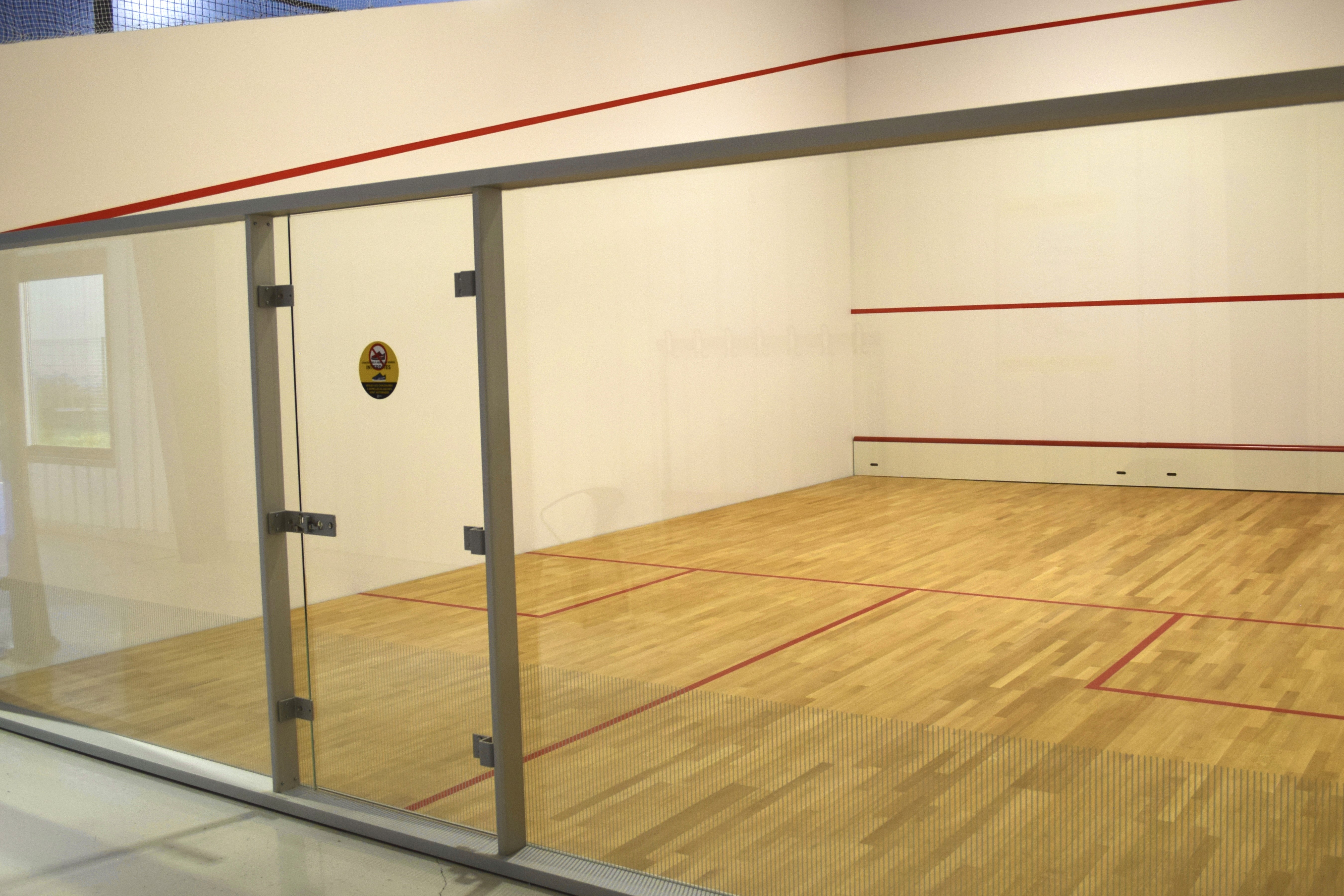 plusieurs terrains de padel et squash à Dijon