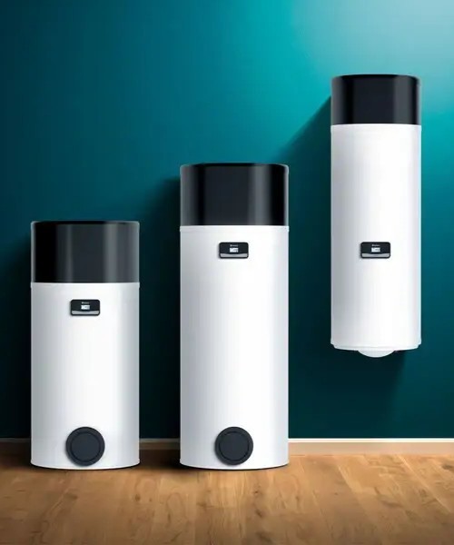 Drei verschiedene Modelle von Warmwasser-Wärmepumpen zur effizienten Erwärmung von Wasser mit minimalem Energieverbrauch.