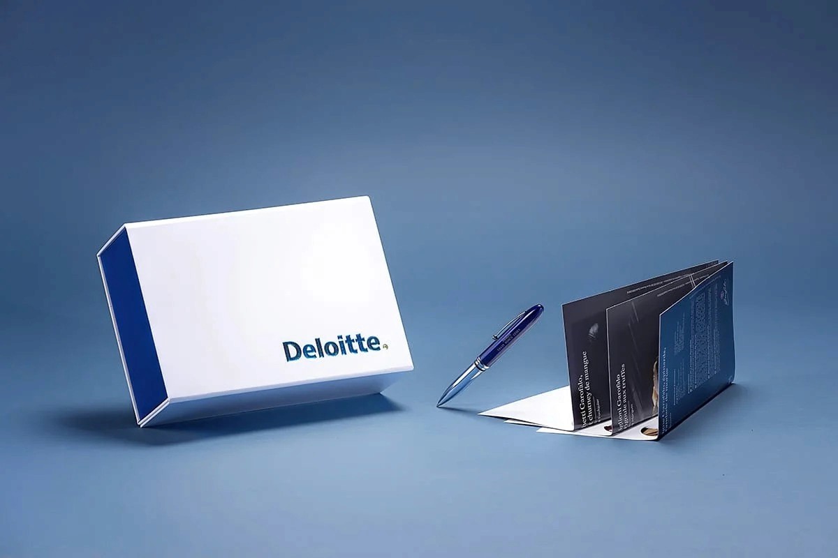 Packshot de catalogues et flyers d’entreprise — photographe corporate Lille | Anteale Yann Manac'h