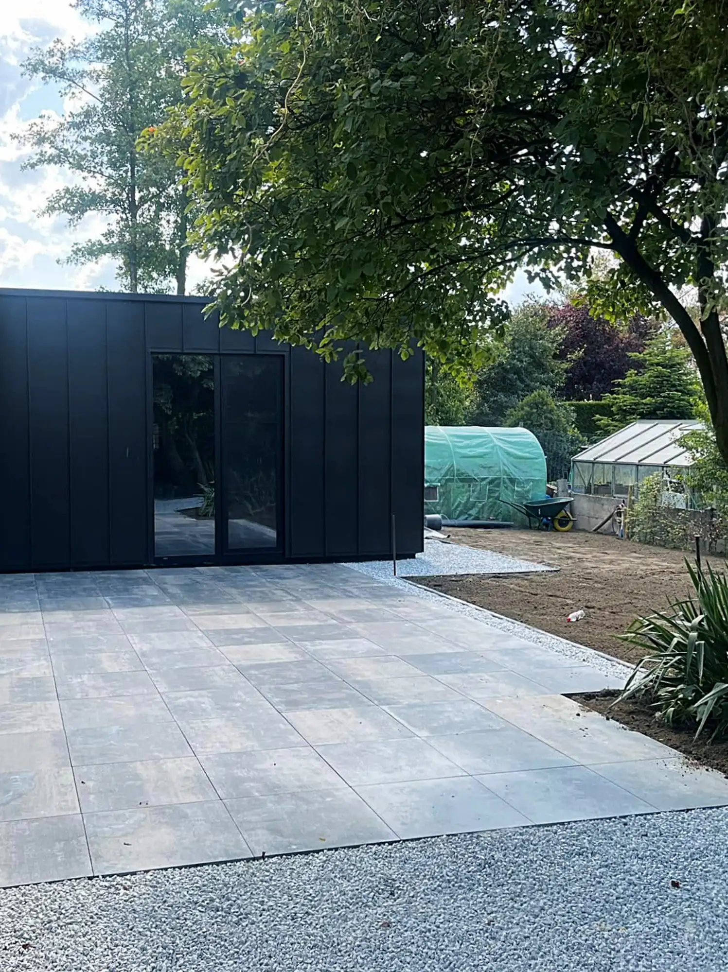 Bestrating op maat – Oprit, terras en tuinpad in Limburg, België | Boogerd Bestratingen