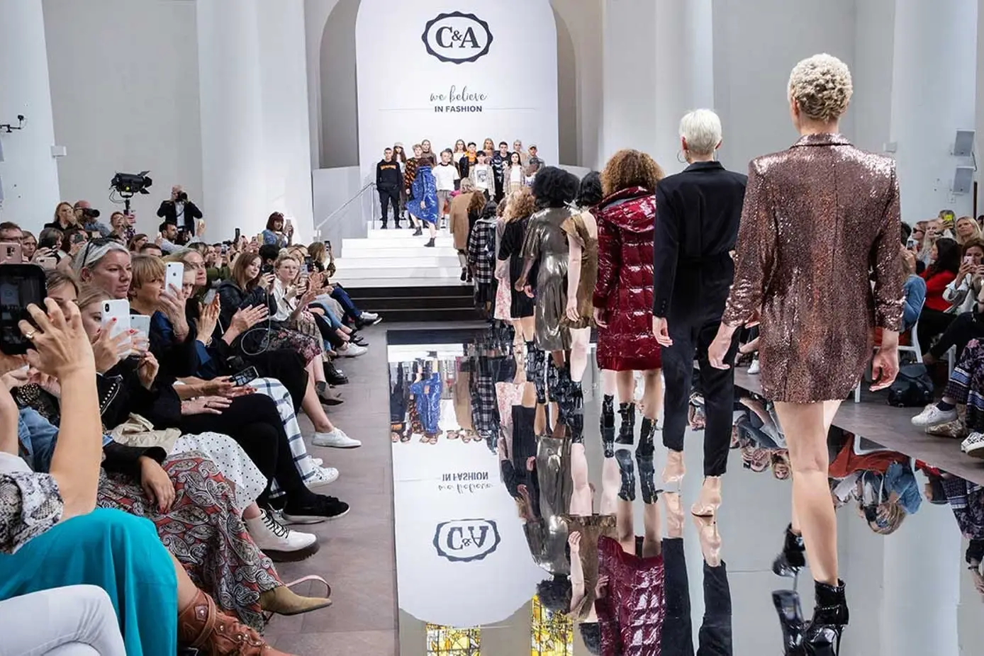 people partying with confetti