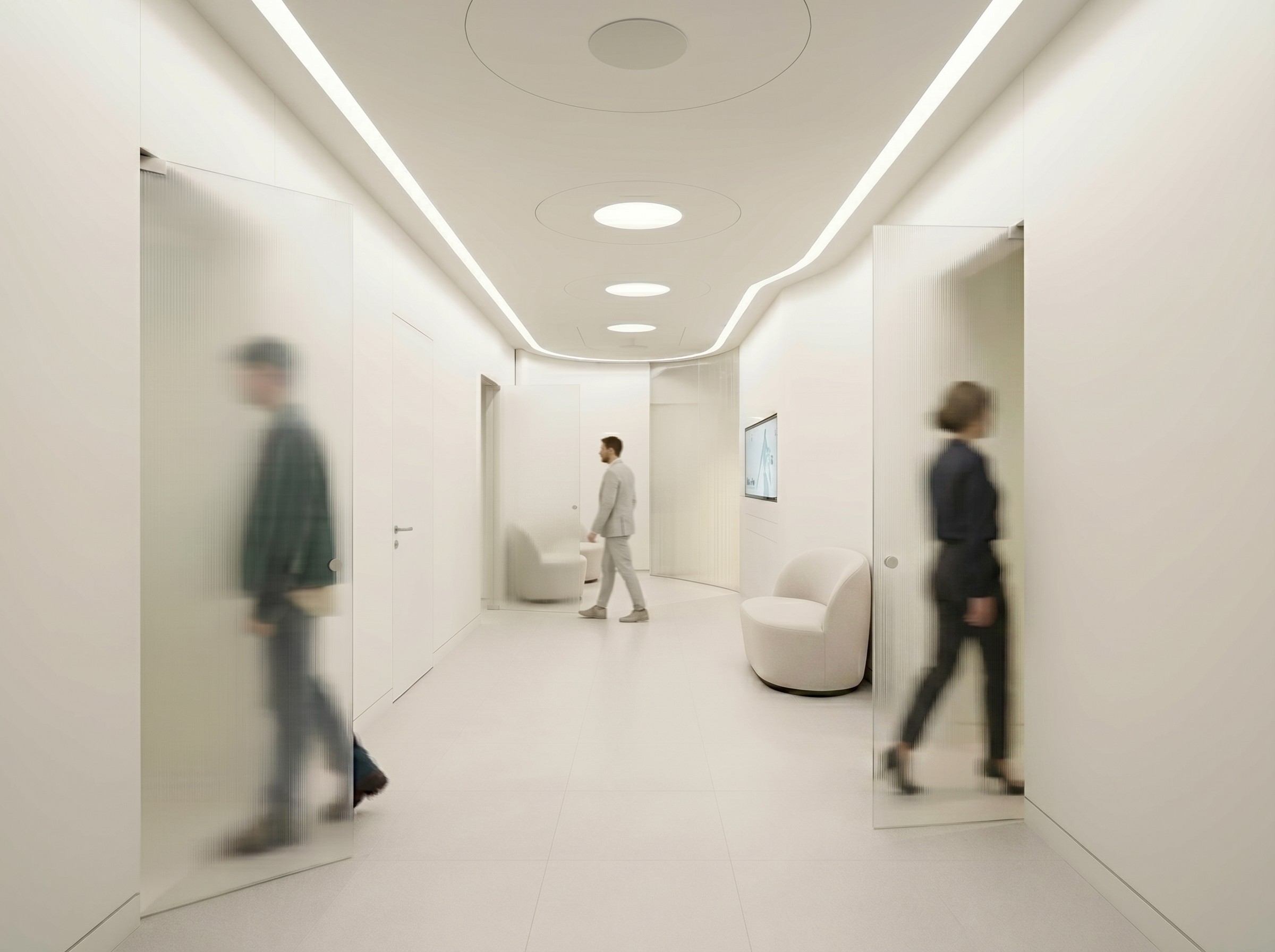 Clientes de Vida Ideal tomando diferentes guías para sus finanzas personales. 