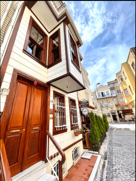 Private terrace with Bosphorus view in Ortaköy boutique apartment