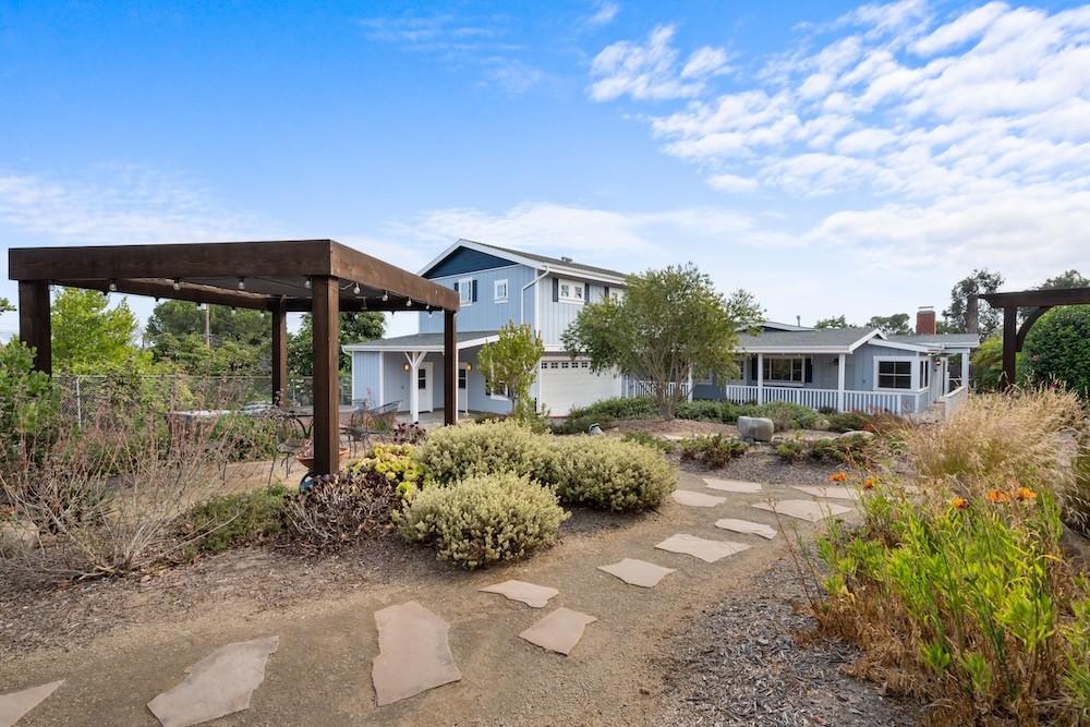 Image of a luxury home