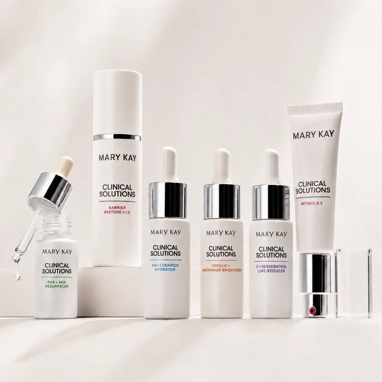 Produtos da linha Mary Kay Clinical Solutions em composição clara