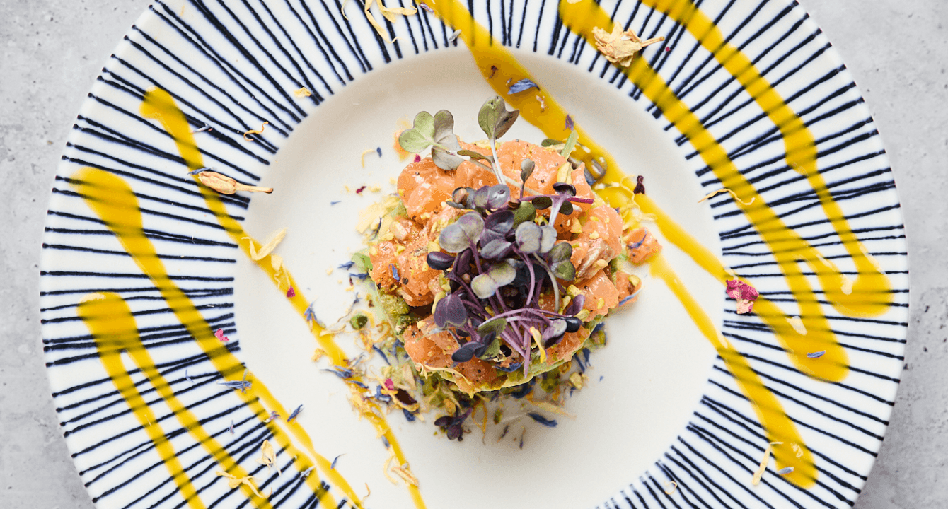 Tartar de salmon con aguacate en Hatillo | Restaurante Madrid