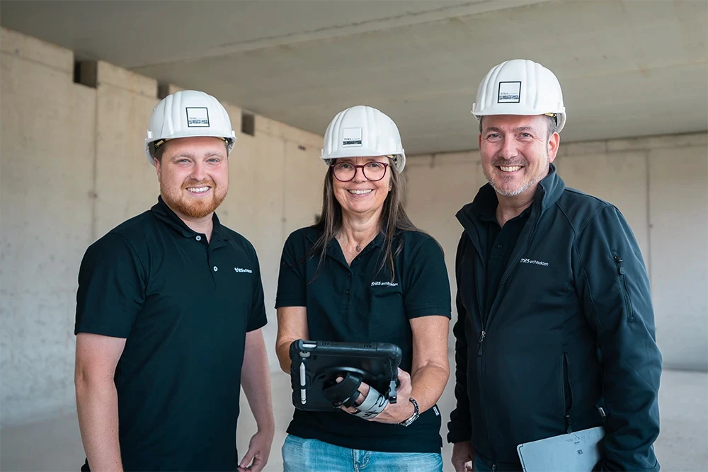 Fries Architekten zwei Projektleiter Bauüberwacher auf Baustelle