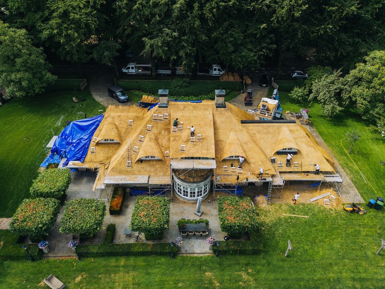 Dakrenovatie door Rietdekkersbedrijf van Dijk Putten