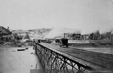 Muelle y hornos de fundición de Lota