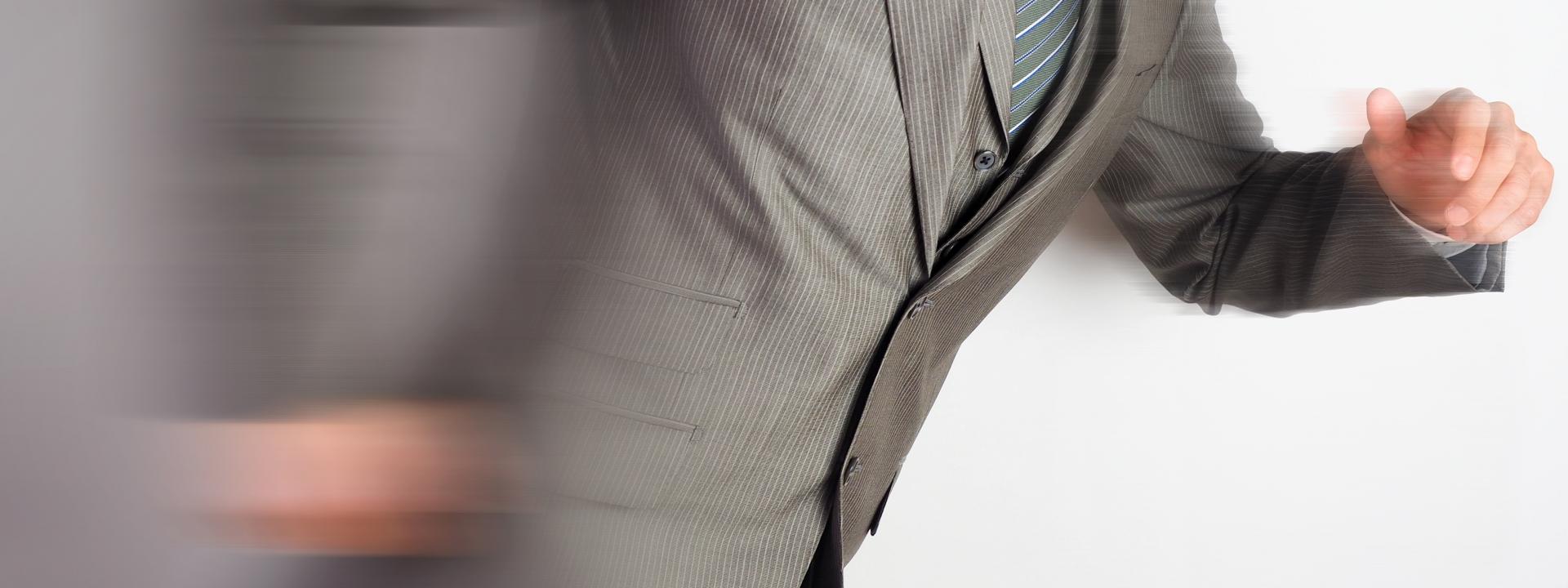 スピード感のあるビシネスマン