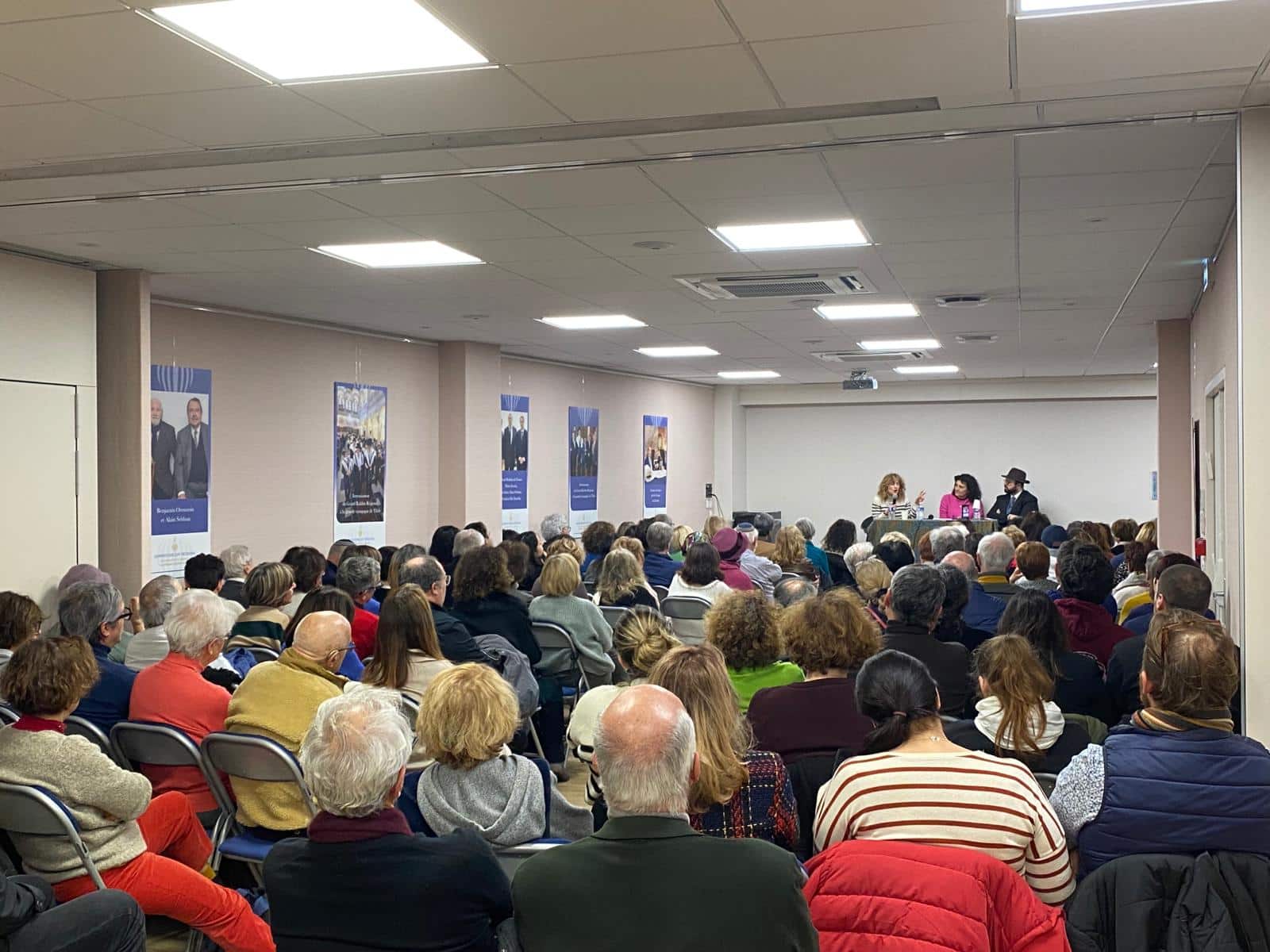 Conférence à l'ICJ : discours sur la laïcité, son rôle défensif, et les enjeux sociétaux actuels