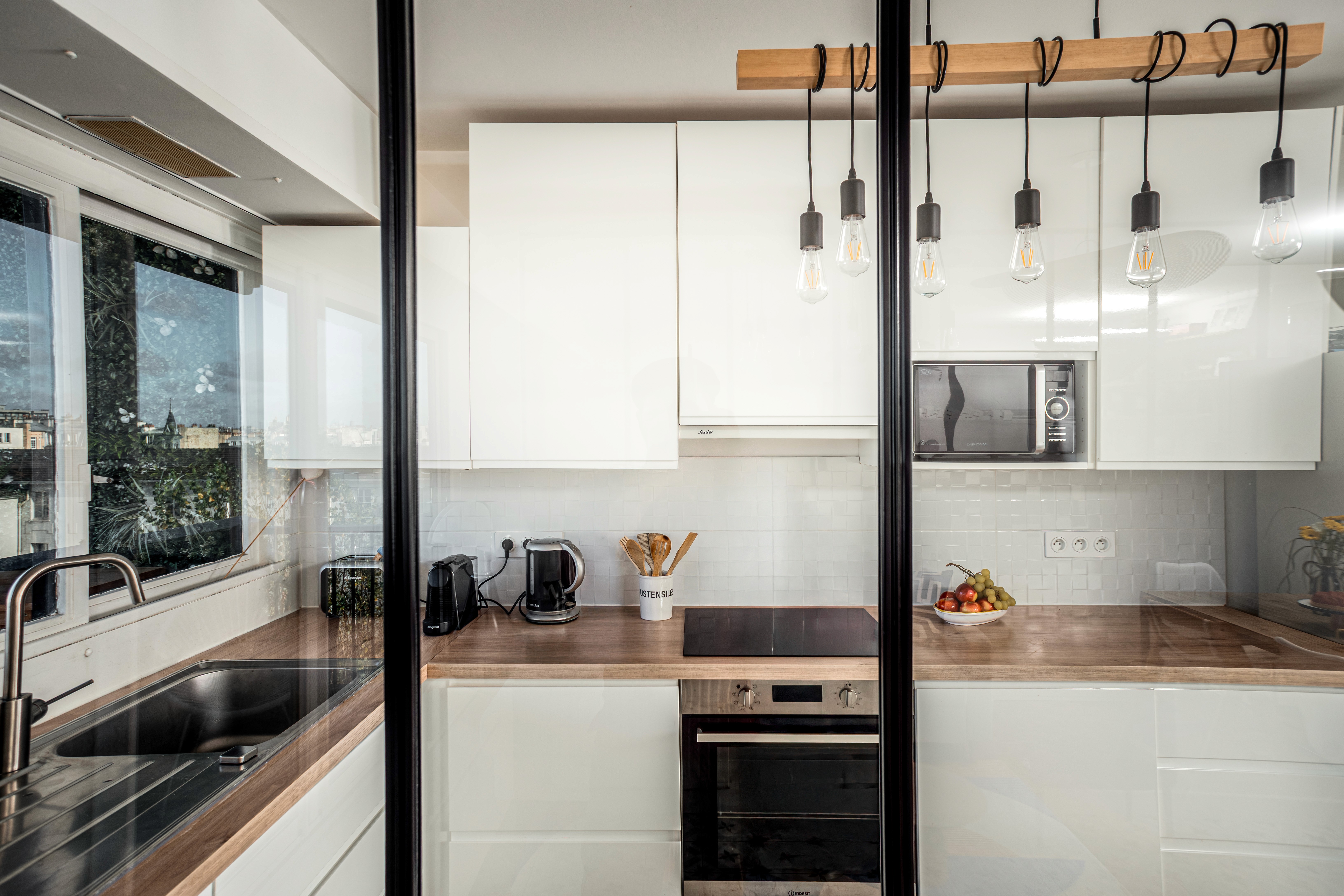 cuisine compacte sur-mesure – optimisation petit espace paris