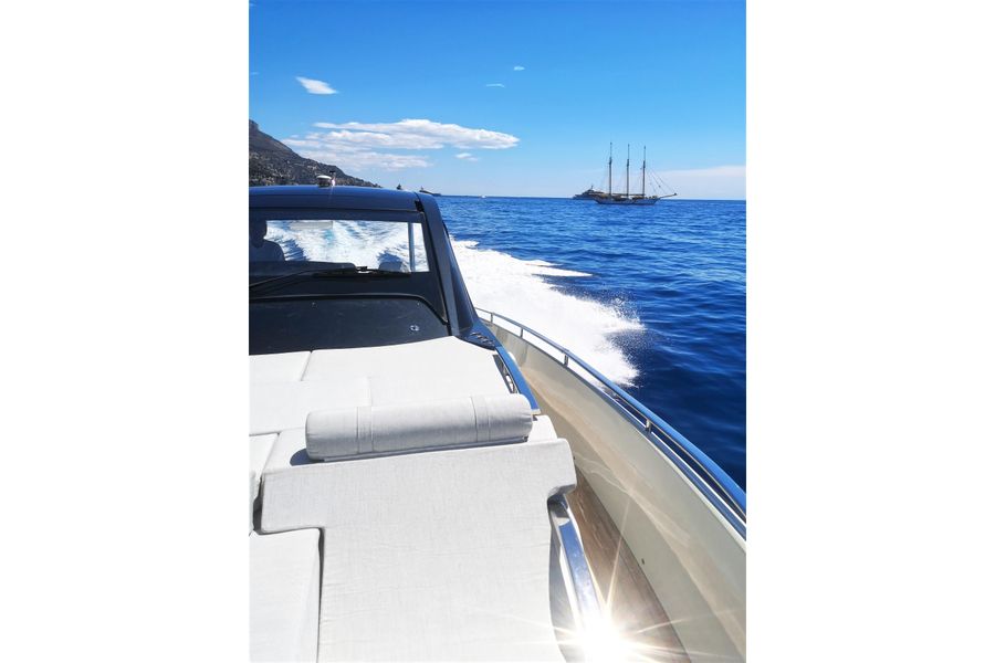 Yacht gallery image