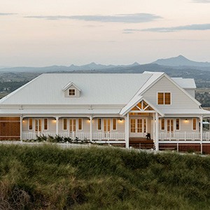 Image of a traditional/plantation home