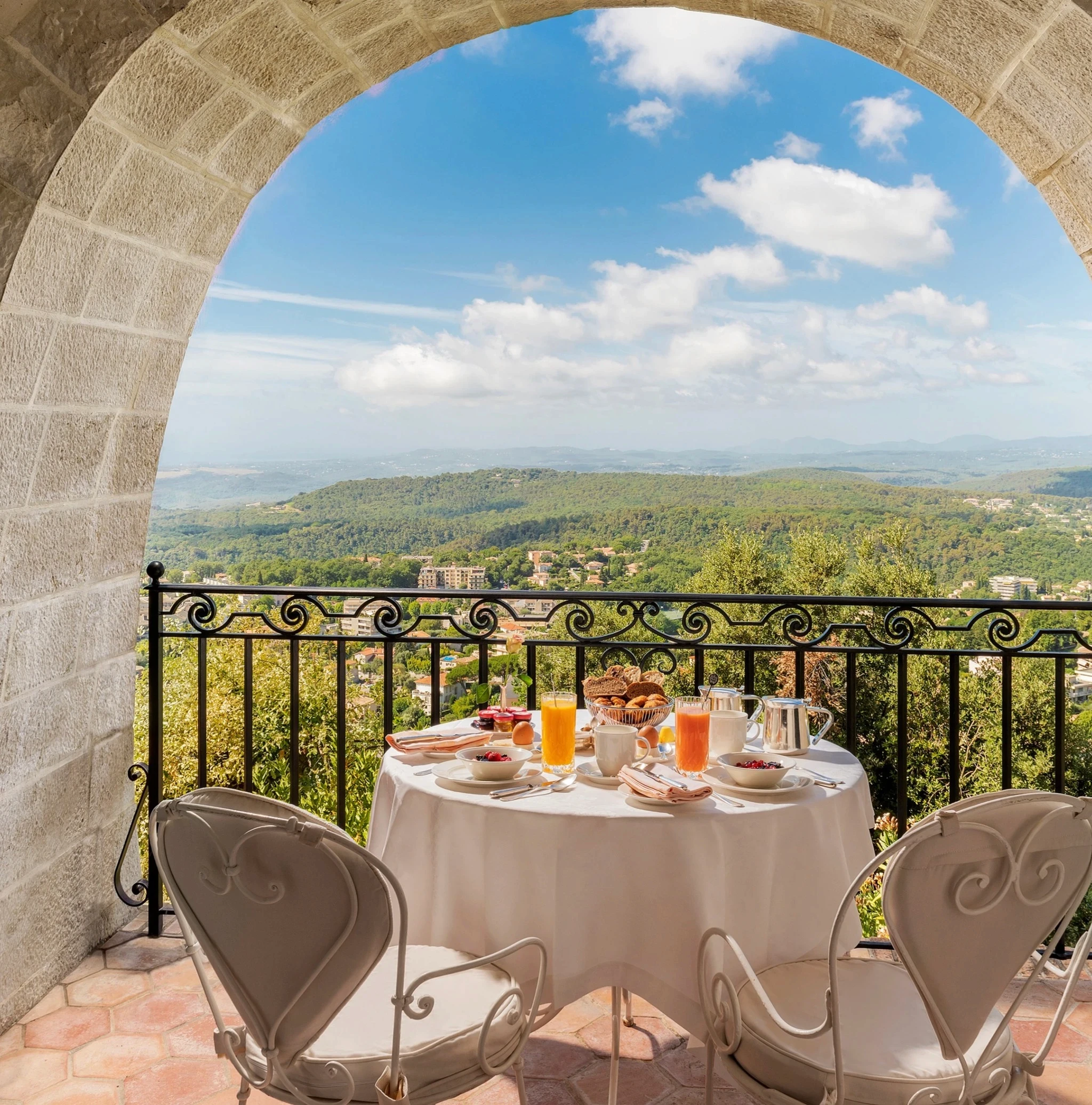 restaurant view french riviera