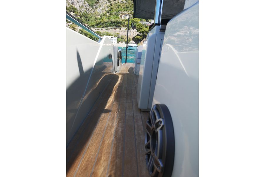 Yacht gallery image