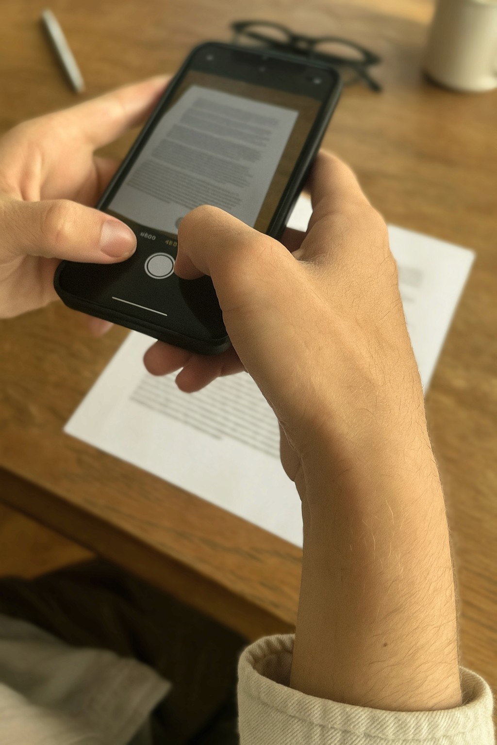 Сканування документа смартфоном для перекладу та апостиля — швидкі та зручні послуги перекладу документів