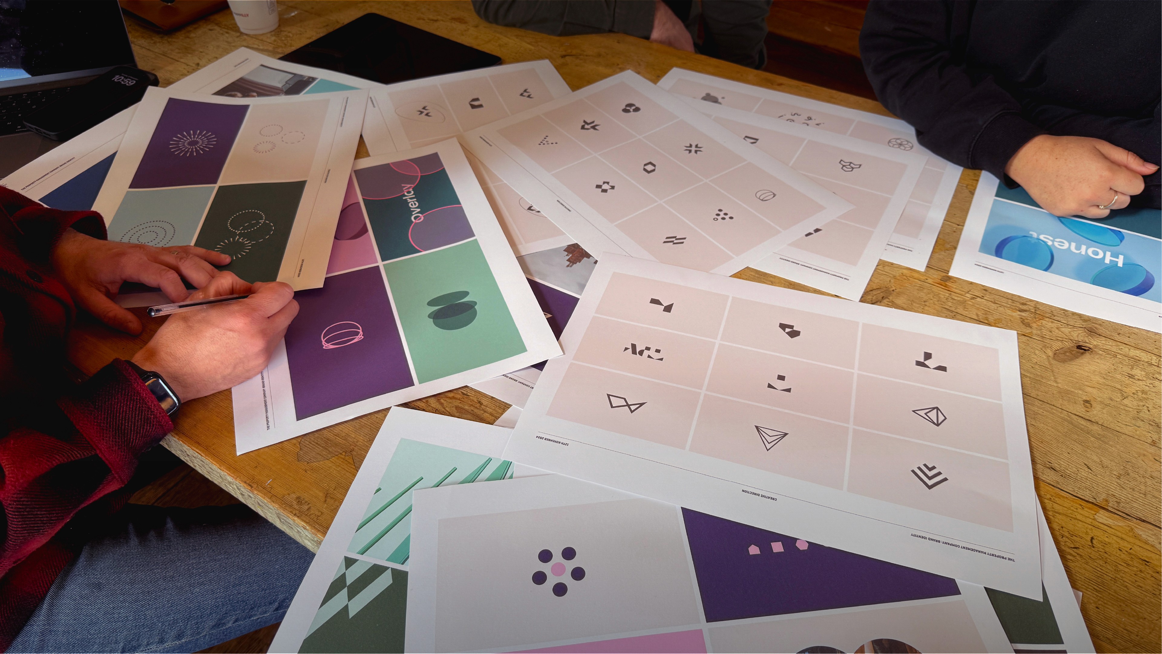 The Smart Home Garden logo and roundel