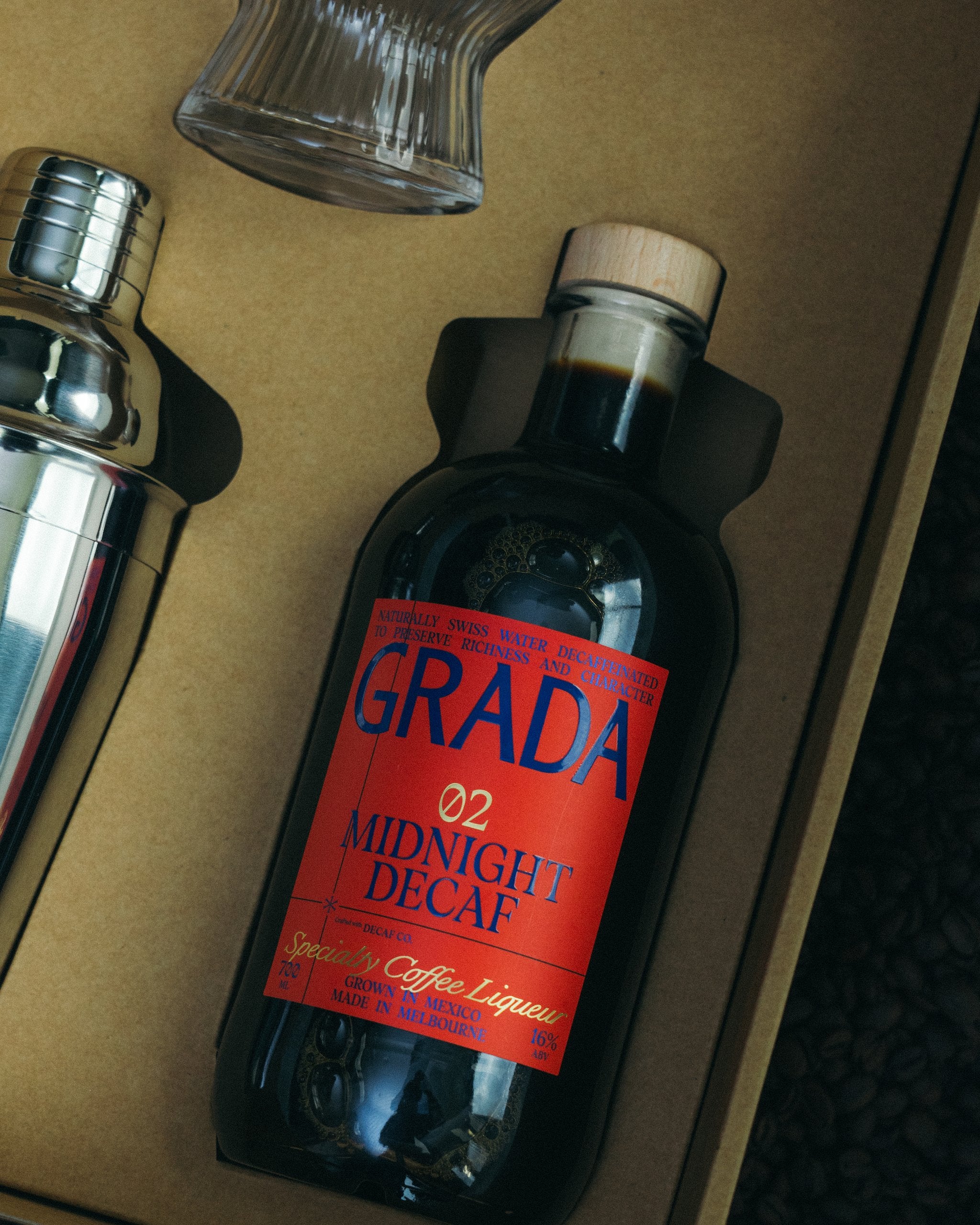 GRADA Gift Box 02 Midnight Decaf — open box with full contents on display.