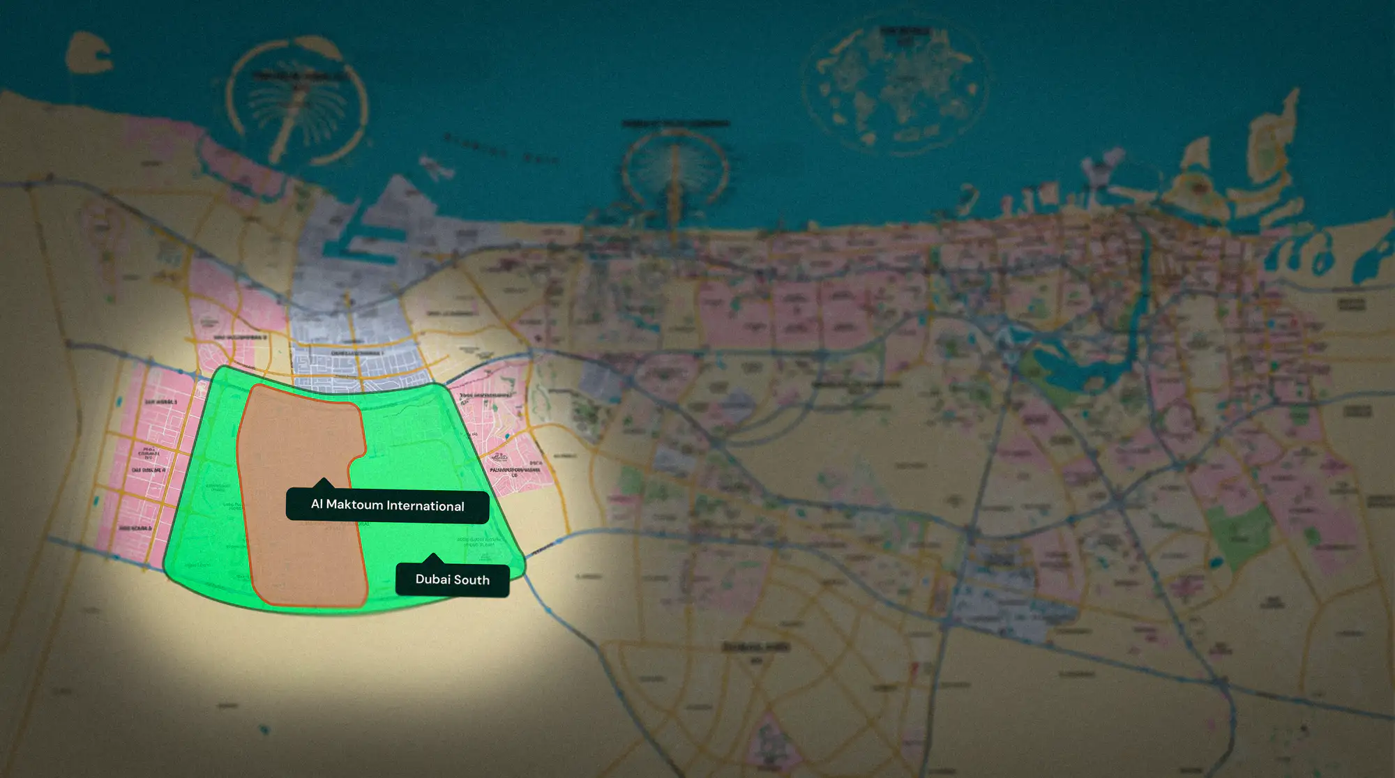 Mapa de Dubái destacando Dubai South y el aeropuerto Al Maktoum International como zona estratégica de inversión inmobiliaria.