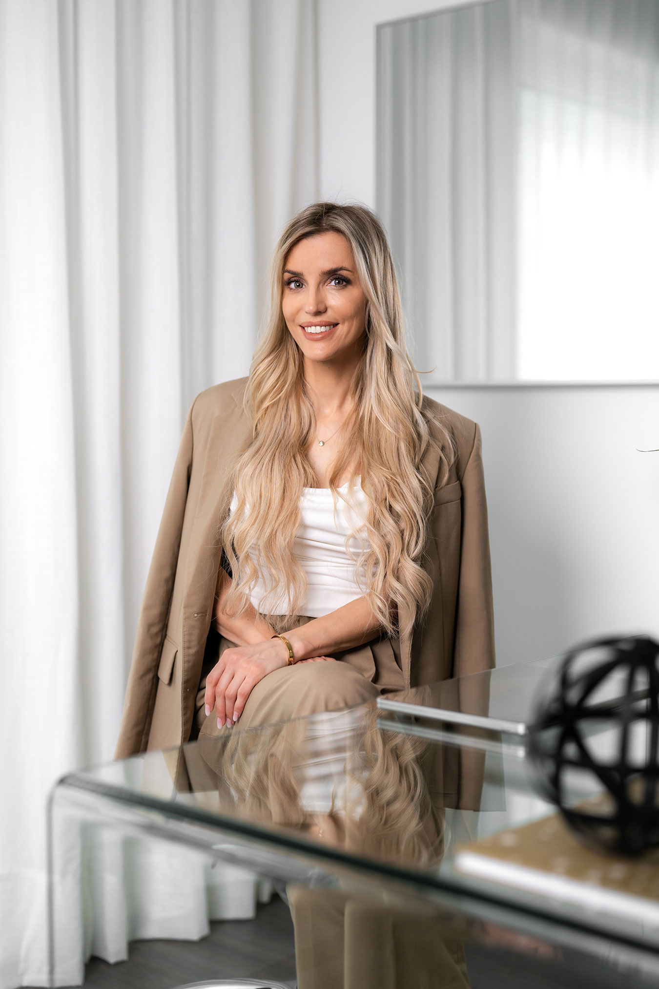 Dr. Nikolina Ljubic, führt die Volnewmer Behandlung bei Aethera Medica in Dortmund durch