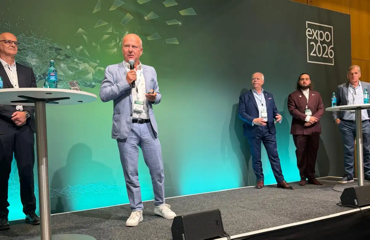 Dieter Eichinger speaking at ZELLCHEMING-Expo 2026 during the Fibre and Textile meets Pulp and Paper workshop.