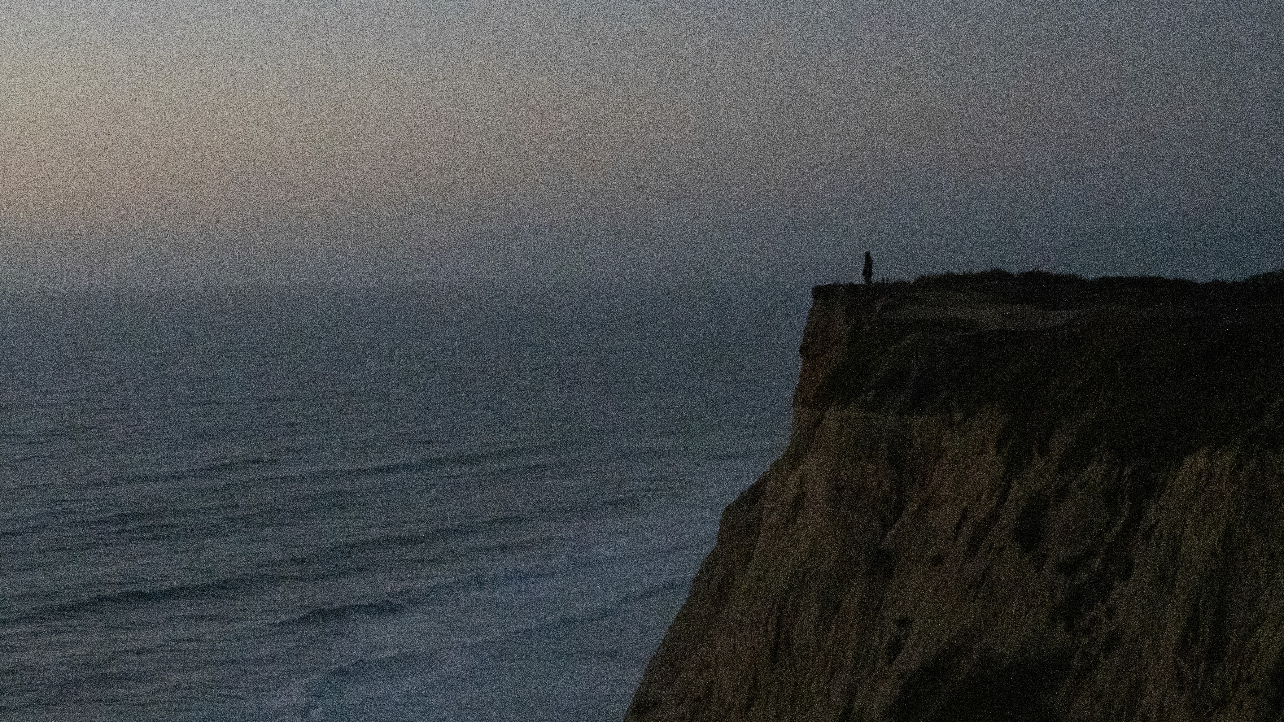 CLIFFS. NIKON Z6. FALL 2024. HALF MOON BAY, CA