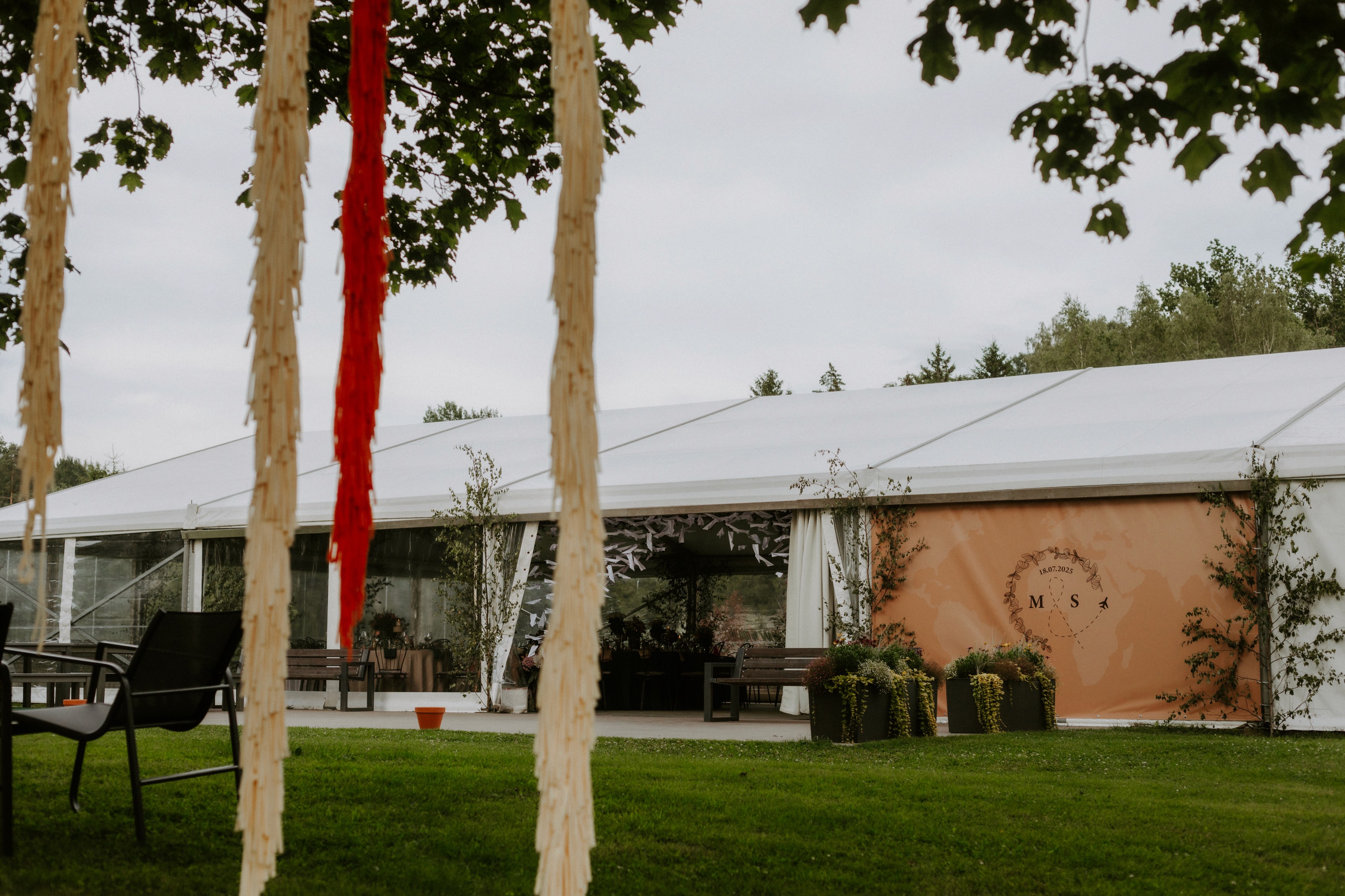 graphic design for tent. dizains teltij