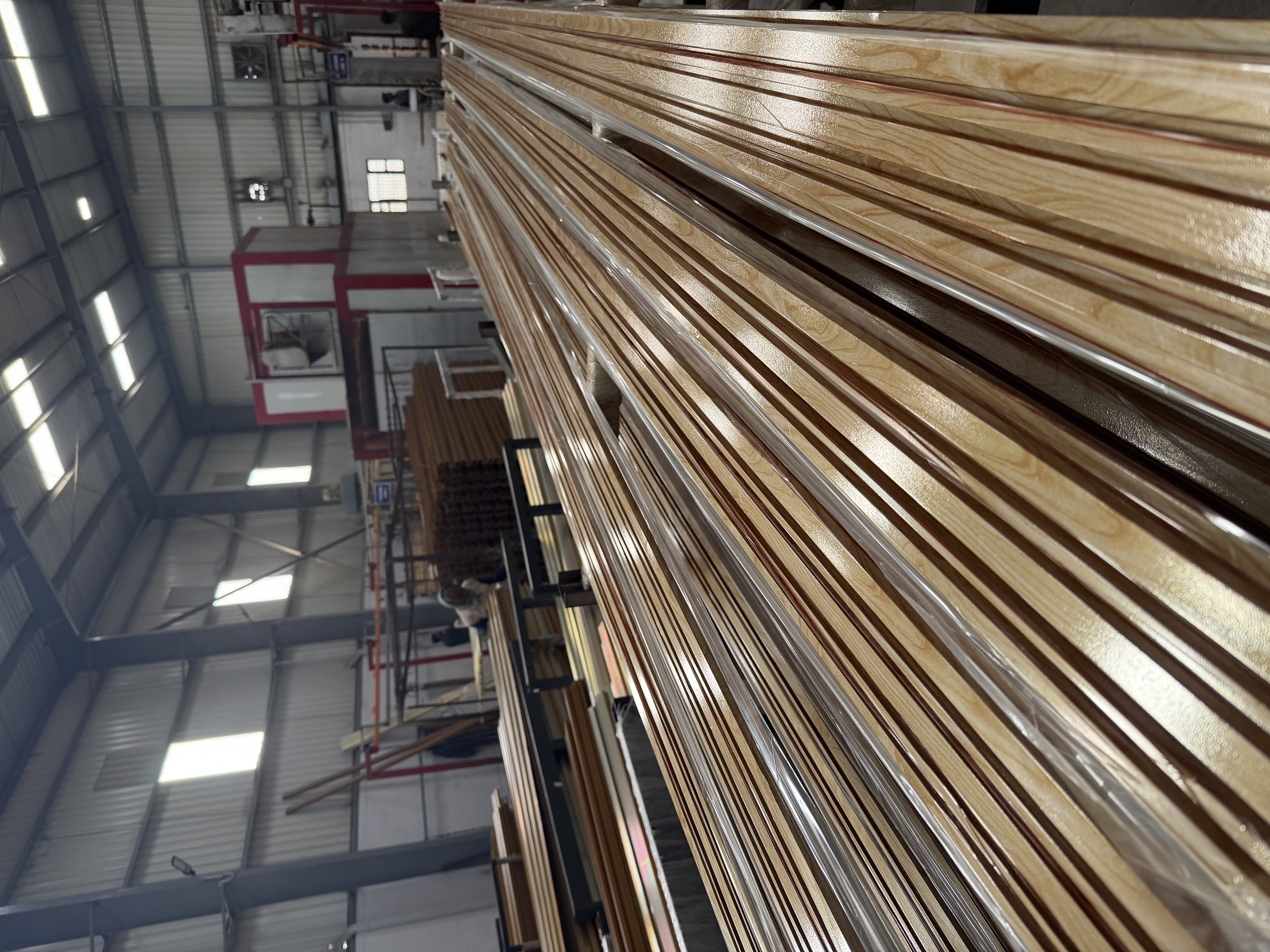 Wood effect powder coating on aluminium section