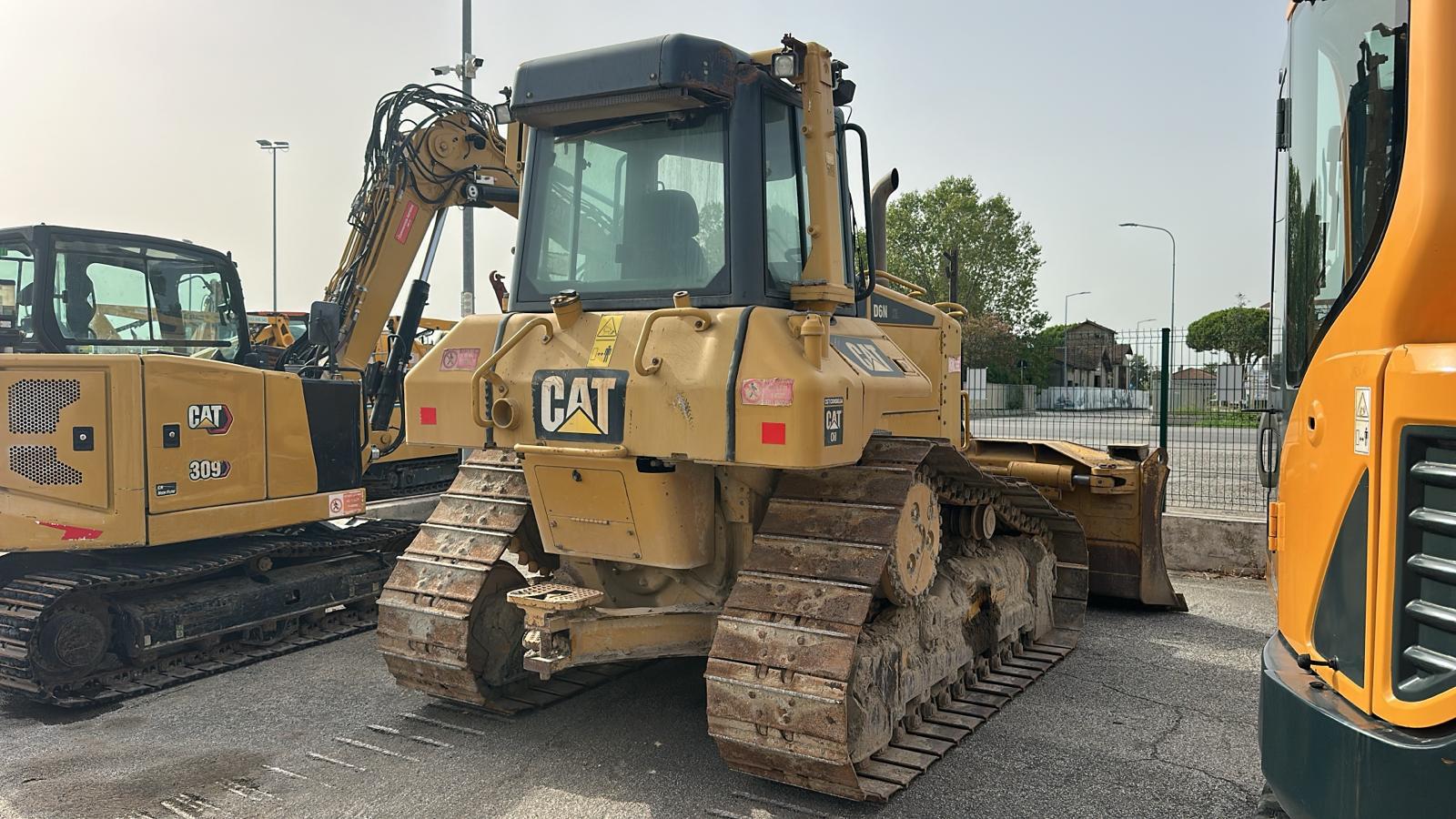 Escavatore Caterpillar usato