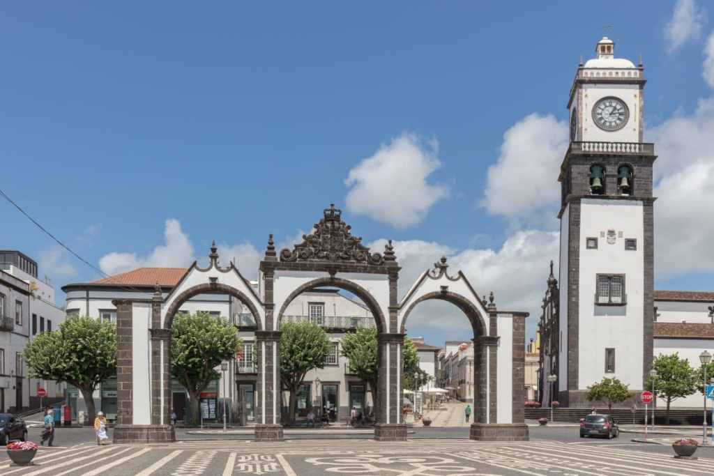 Portas da Cidade, Azores