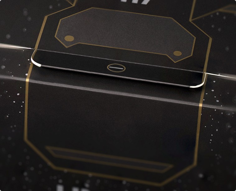 A closeup of the design an opening tab on Halo Infinite packaging