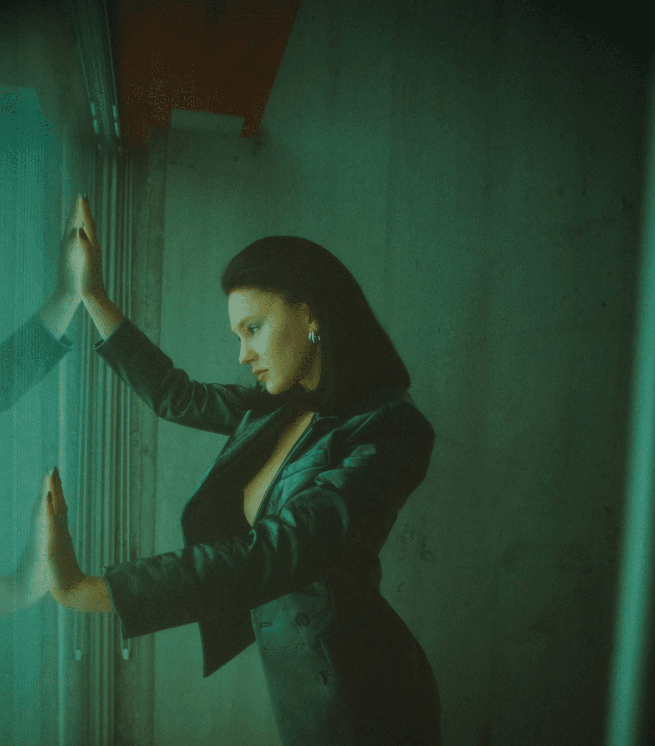 a woman wearing a hat