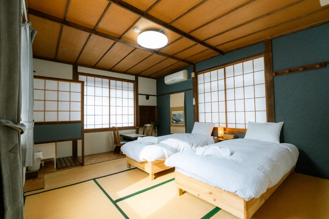 Deluxe King room interior at Sneaky Peaks, Hakuba