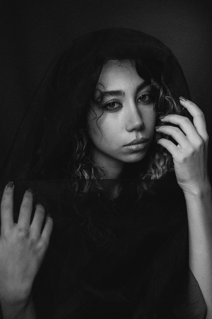 lady black and white