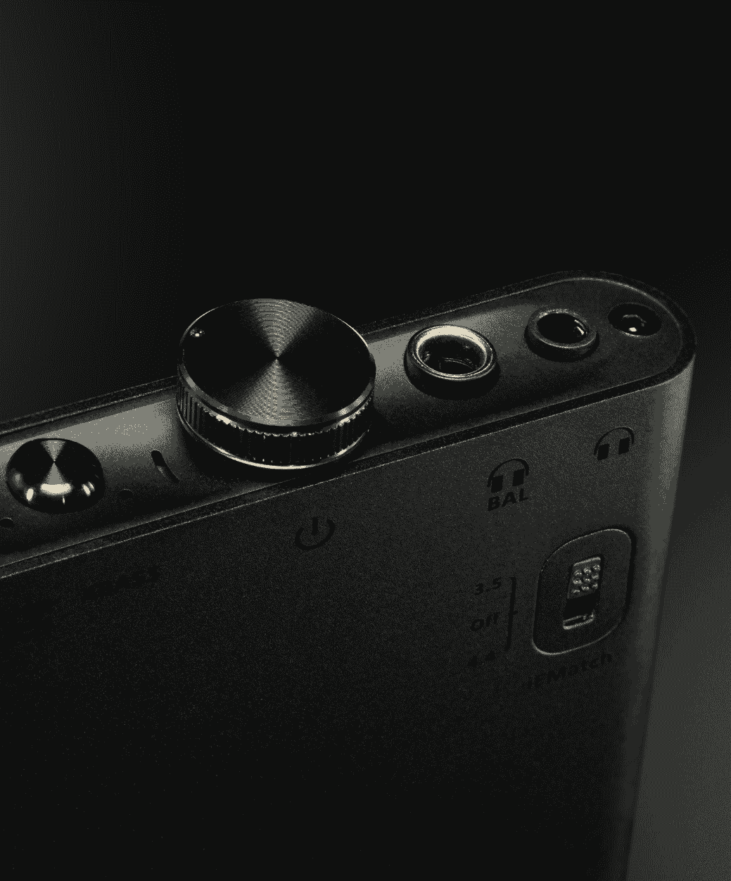 iFi AudioHip DAC 3 - zoom - LE STUDIO HIFI