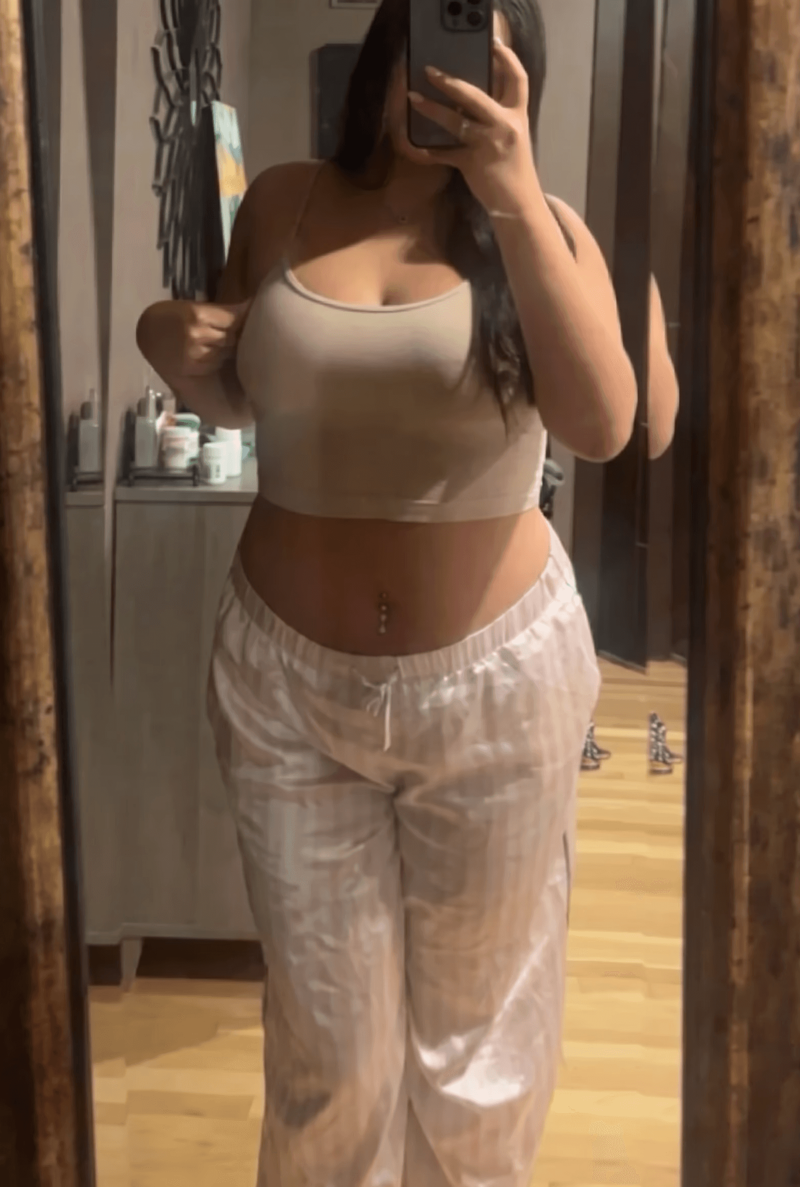Mirror selfie at the start of a 3-month weight-loss plan