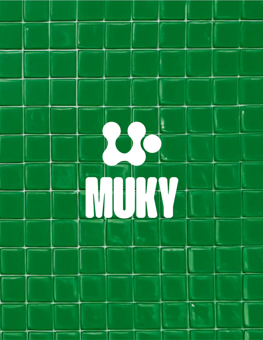 Logo de muky sur un fond vert carrelage