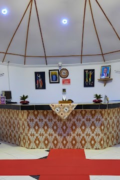 24-Hour Front Desk Service