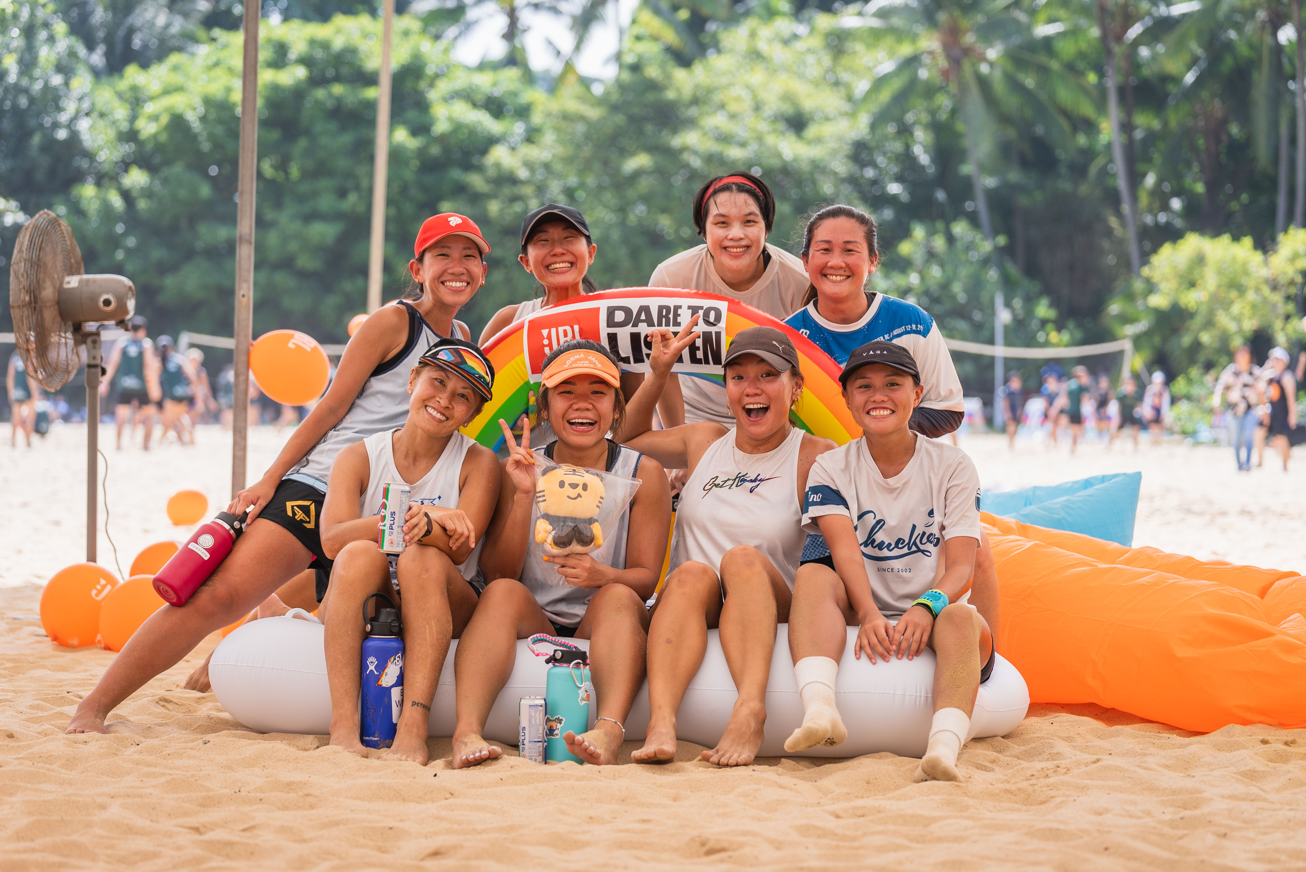 Sunnus People on the beach in floats