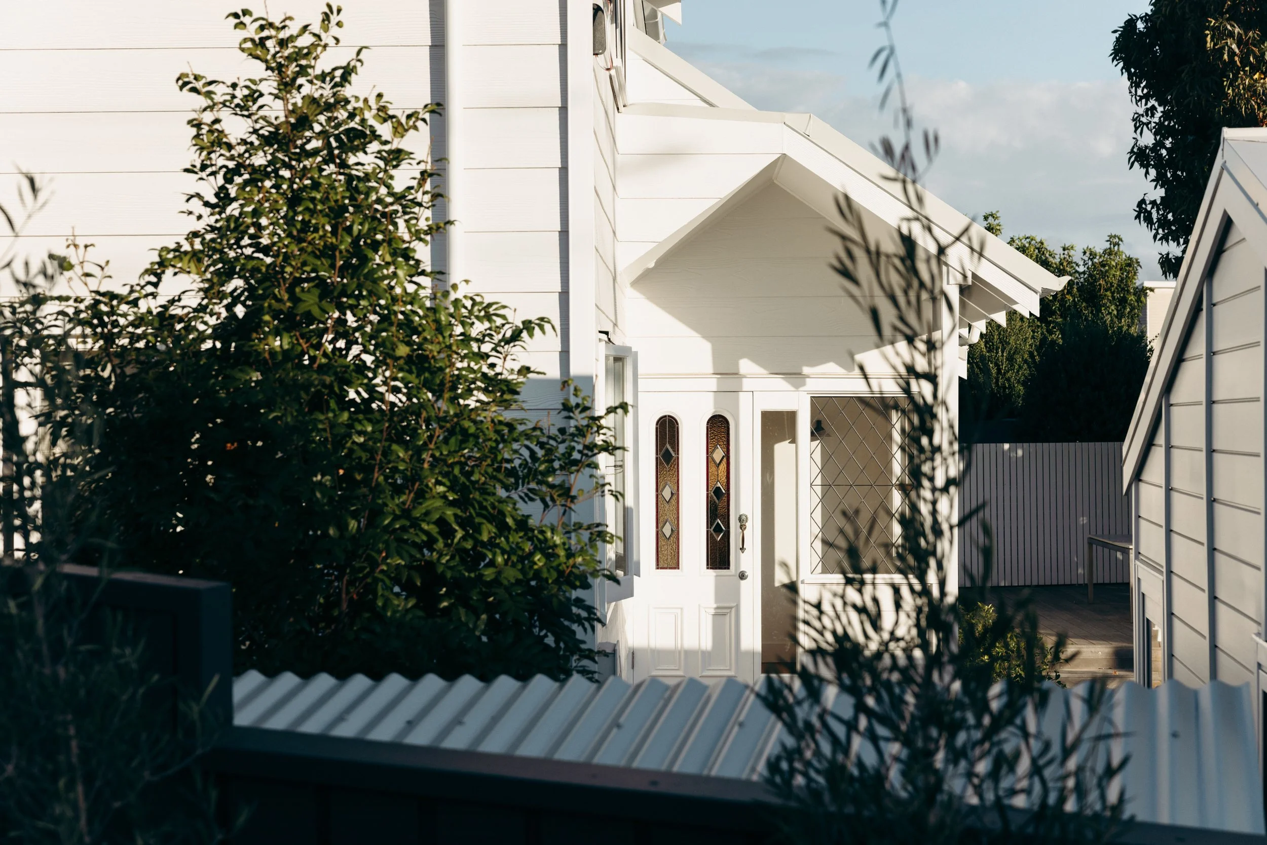 Campbell Road, the villa entry