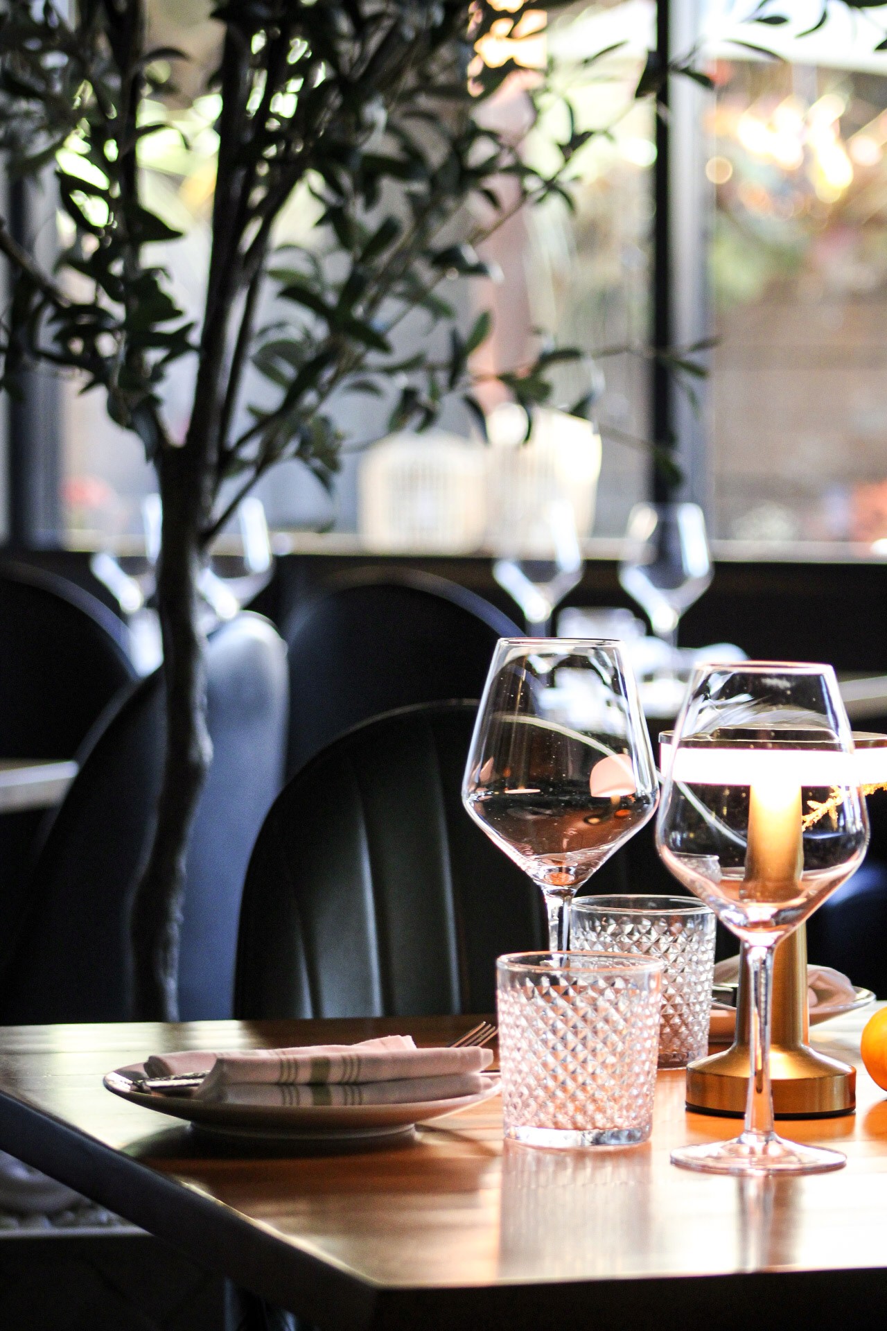 Interior view of Vacanza Romana Italian Restaurant in el dorado hills town center next to folsom