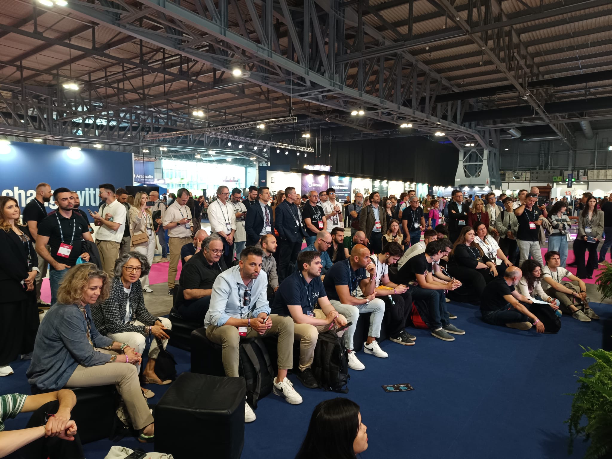Il pubblico di AI Week Milano 2026 segue il talk di Callin.io