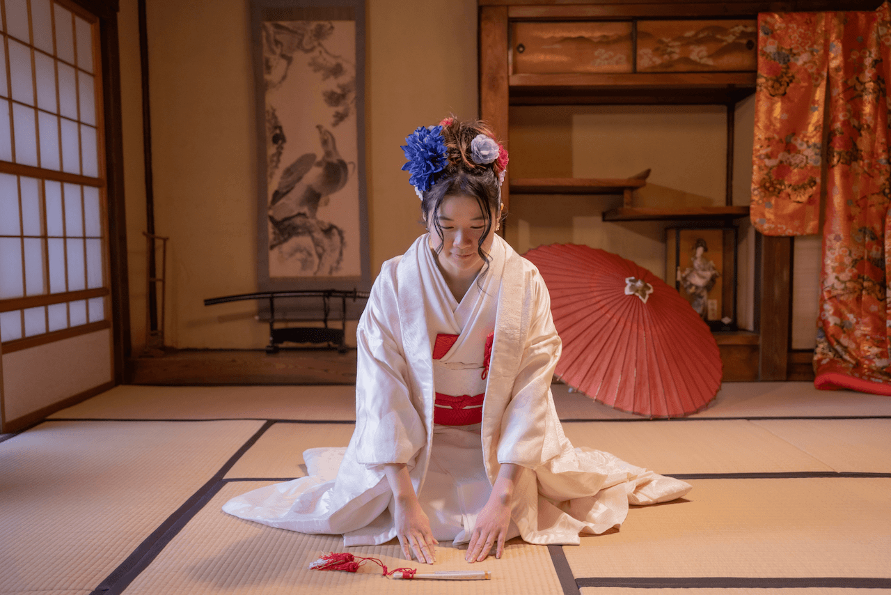 Full bridal kimono experience at Aomori Kurahaku
