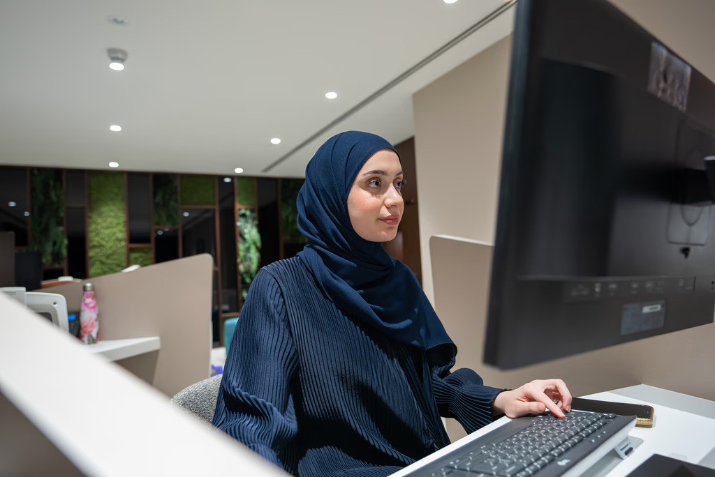 A professional workspace offering Tawtheeq services for entrepreneurs and corporate clients.