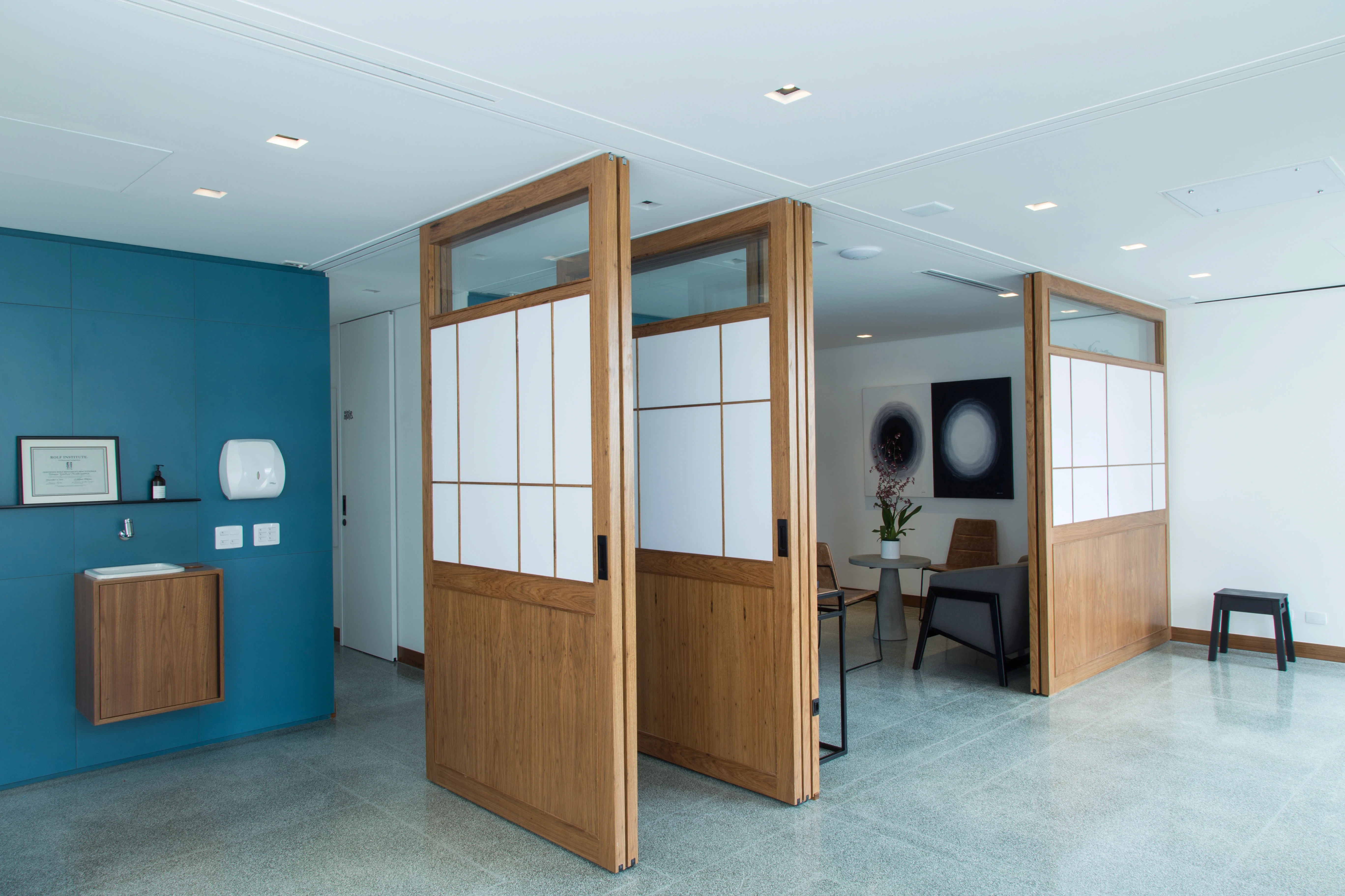 Dimly lit photo of Japanese building 