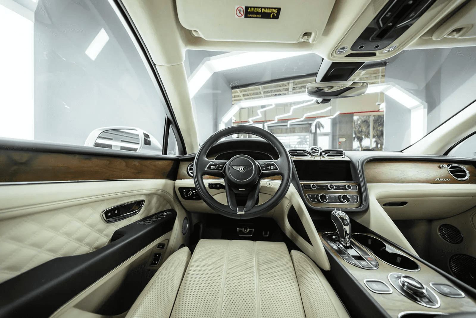 2023 Bentley Bentayga Azure photo 12