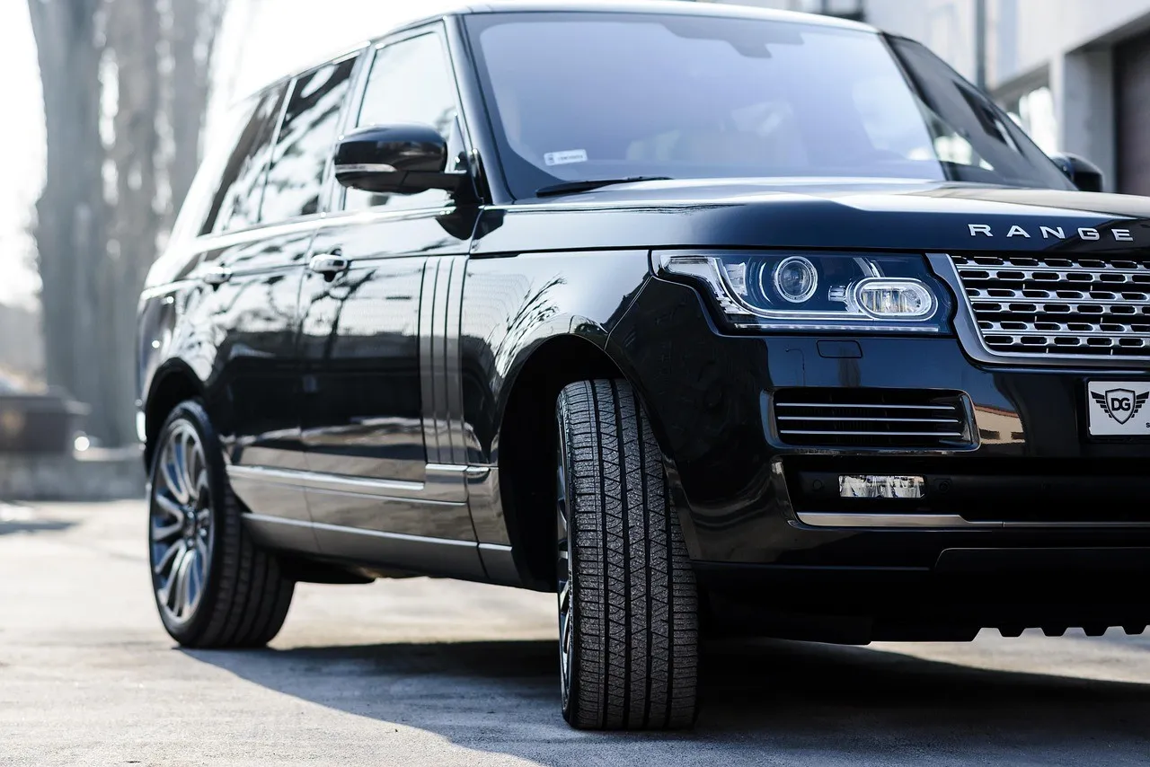 range-rover,-car,-truck,-range,-rover,-vehicle,-land,-4,-4x4,-off-road,-jeep,-tr - dariuszsankowski (pixabay)